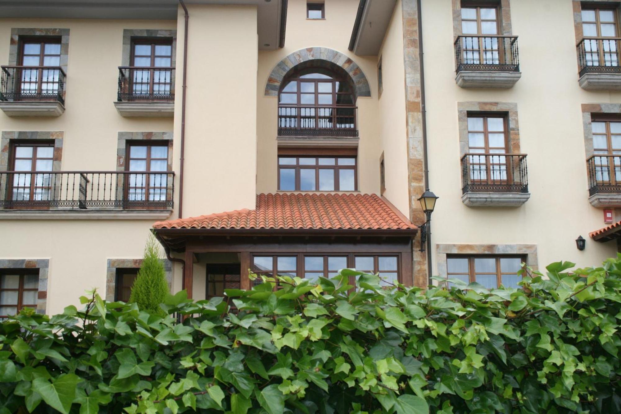 Hotel Valle Las Luinas Soto de Luiña エクステリア 写真